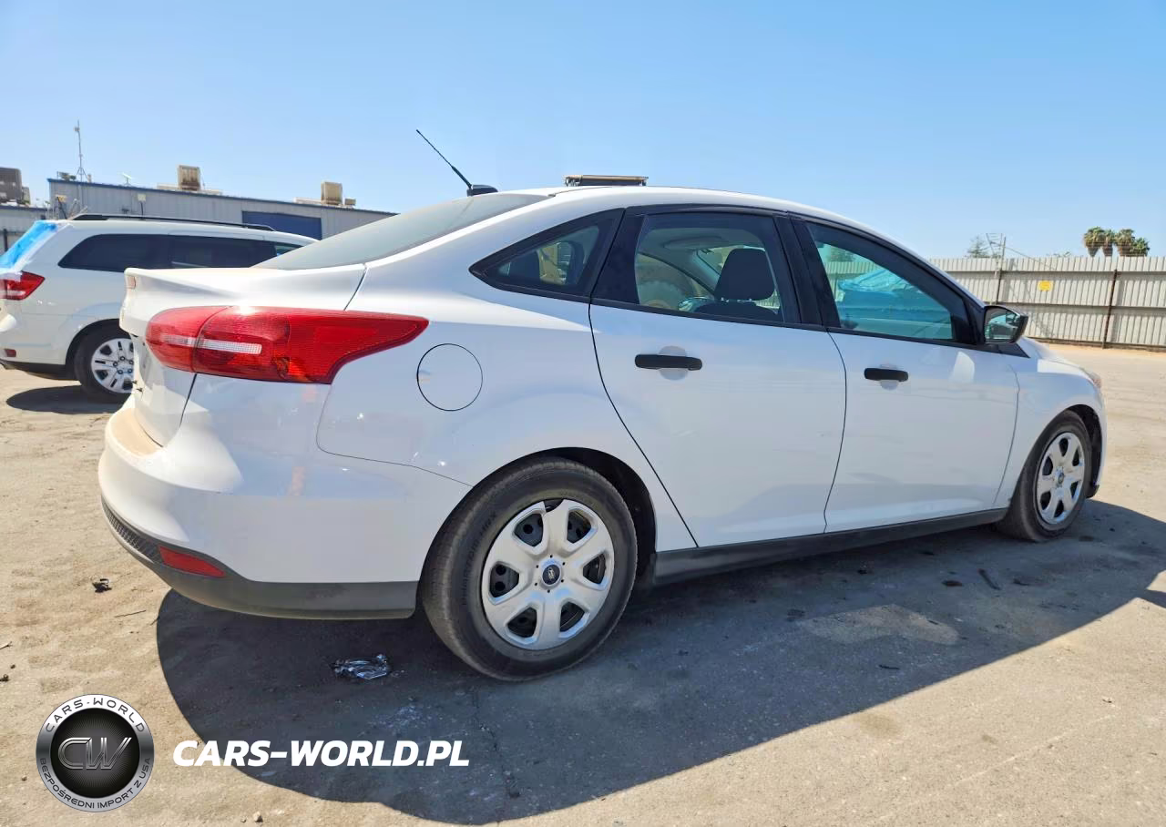 2016 Ford Focus S VIN:1FADP3E26GL216099 - 3