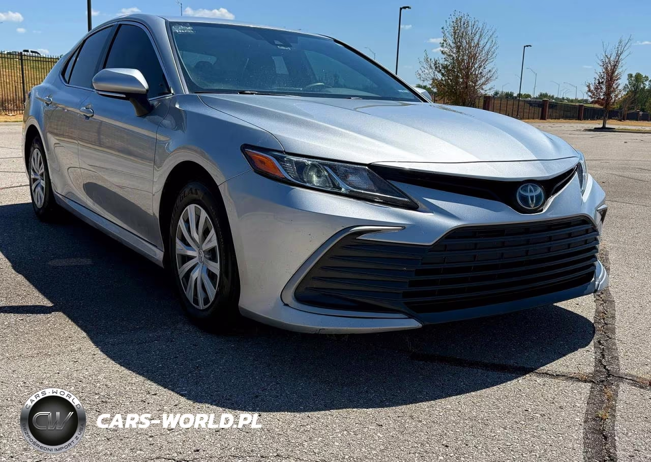 2022 Toyota Camry Le – zdjęcie 1 z 10