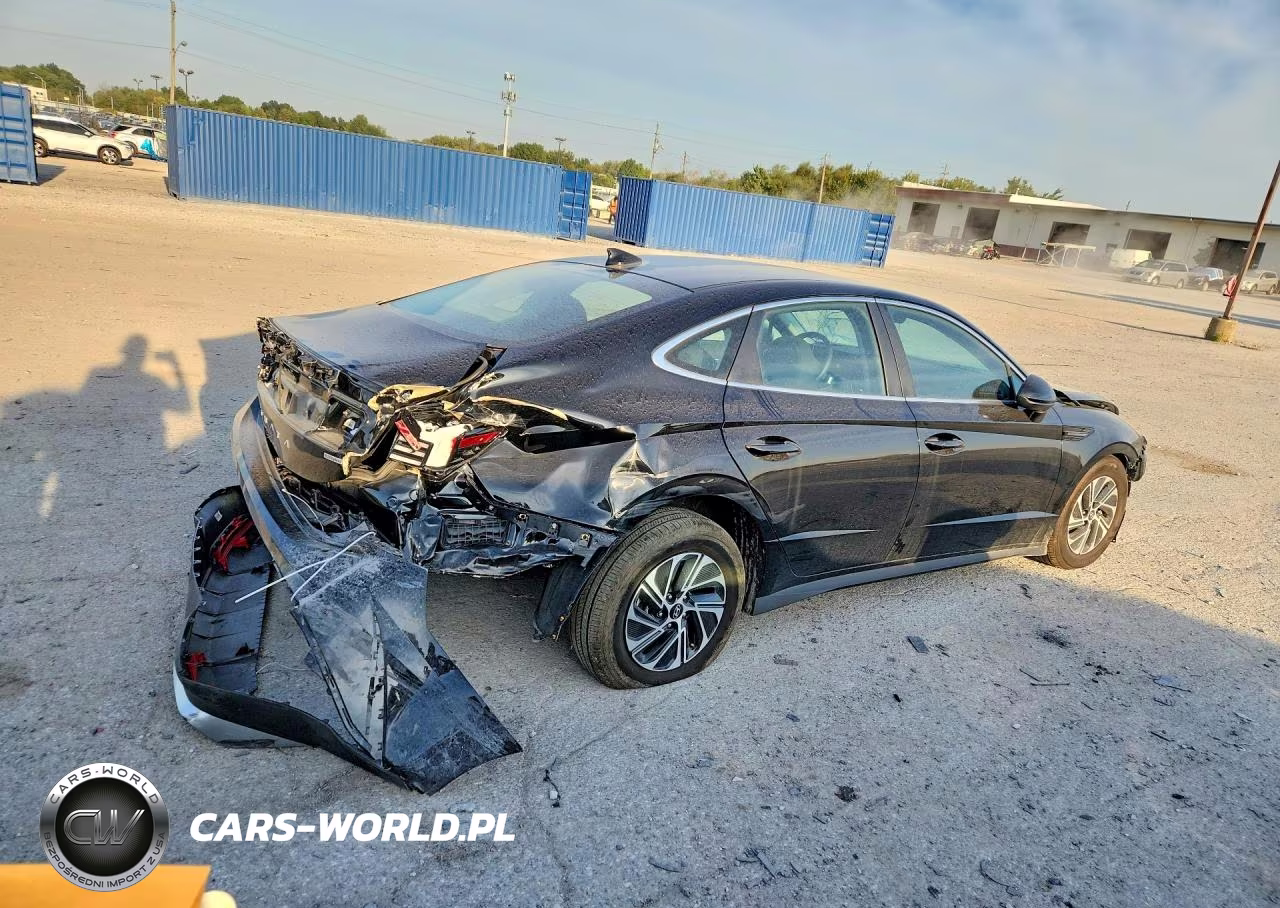 2026 Hyundai Sonata Hybrid Blue VIN:KMHL24JJ1TA166785 - 3