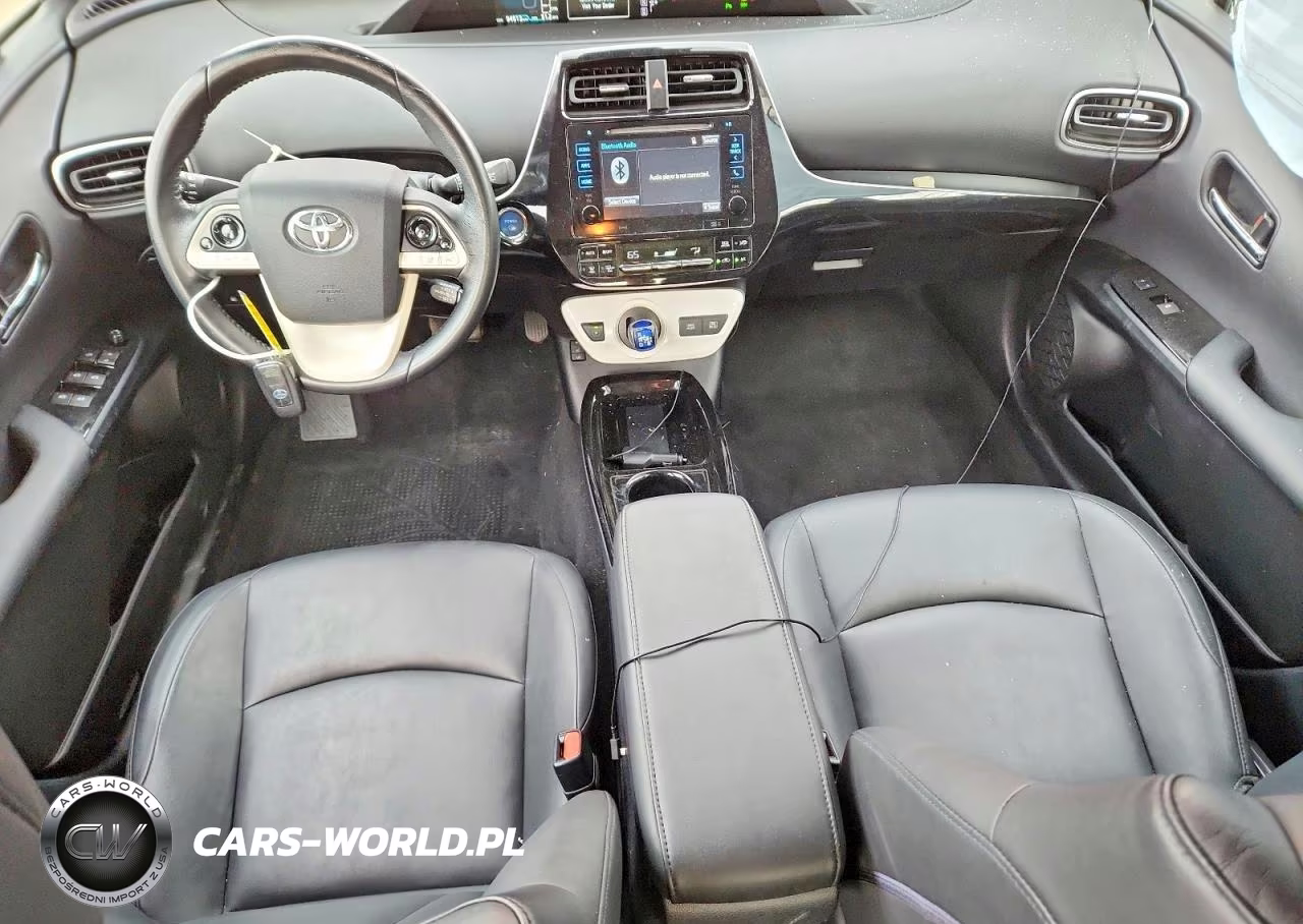 2017 Toyota Prius Four VIN:JTDKARFU0H3050556 - 8