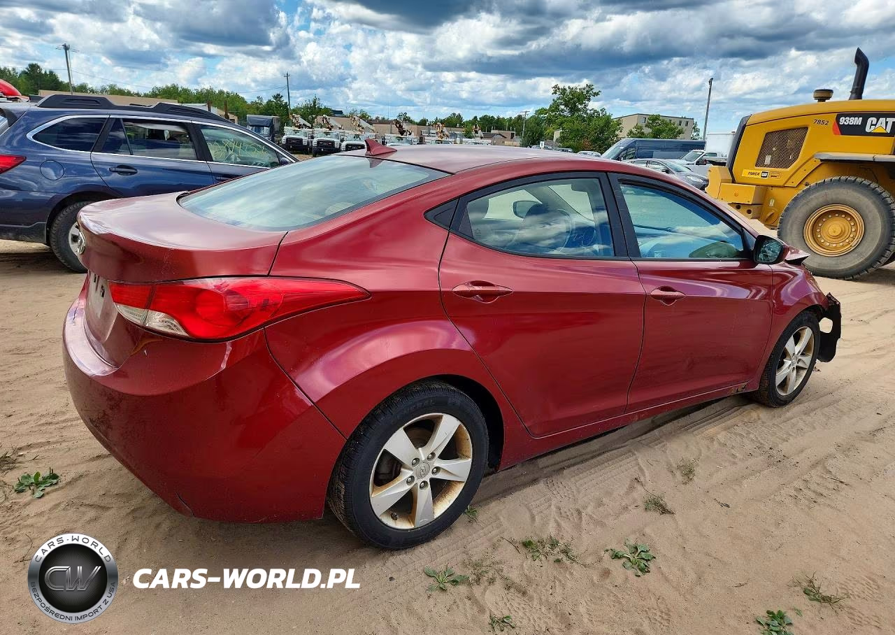 2013 Hyundai Elantra Gls VIN:5NPDH4AE0DH325199 - 3