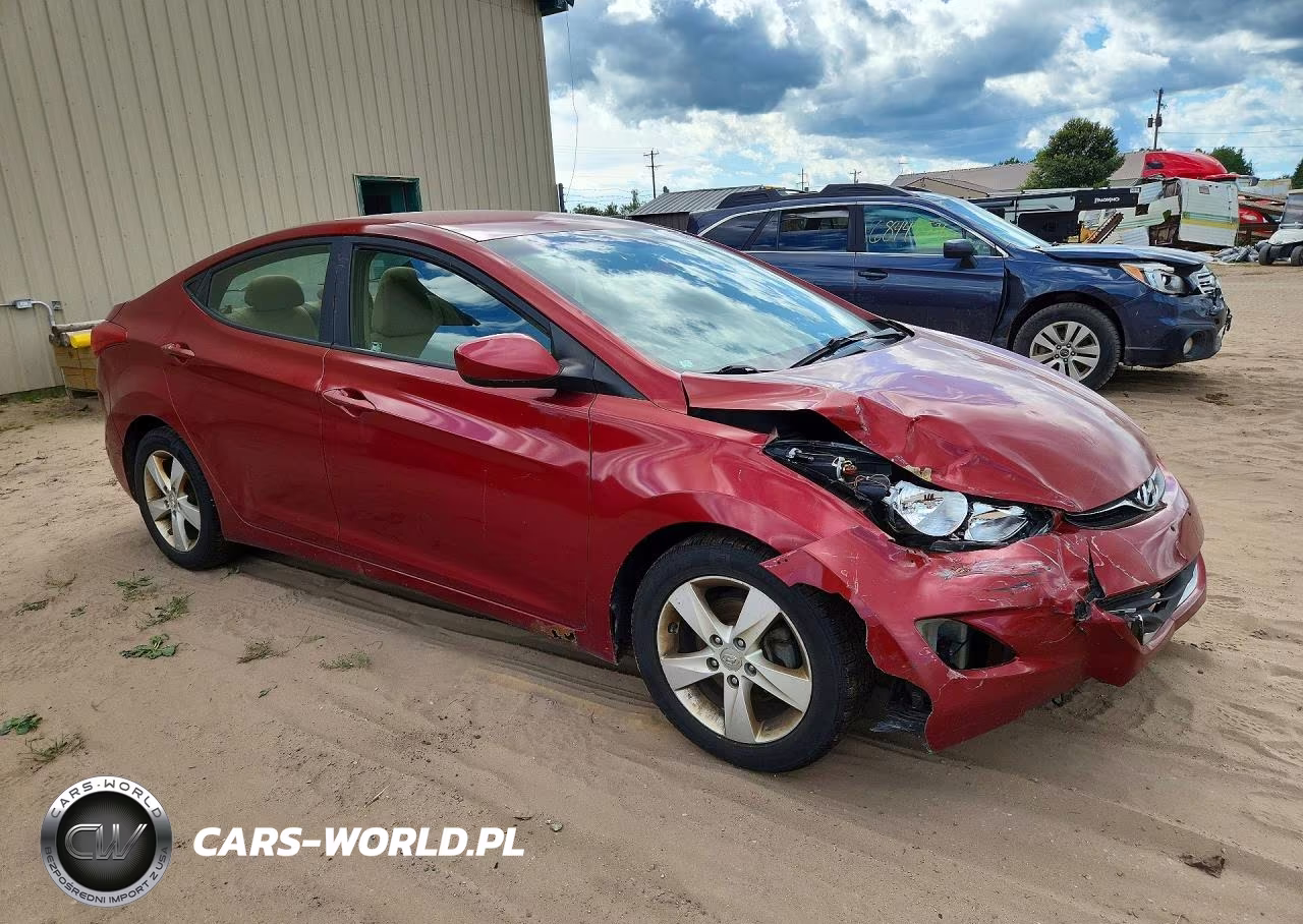 2013 Hyundai Elantra Gls VIN:5NPDH4AE0DH325199 - 4
