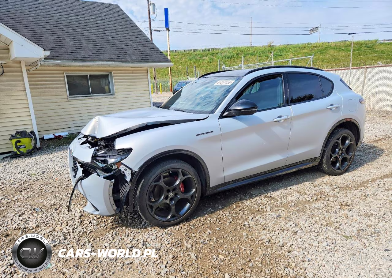 2024 Alfa Romeo Stelvio Ti VIN:ZASPAKBN6R7D76939 - 1