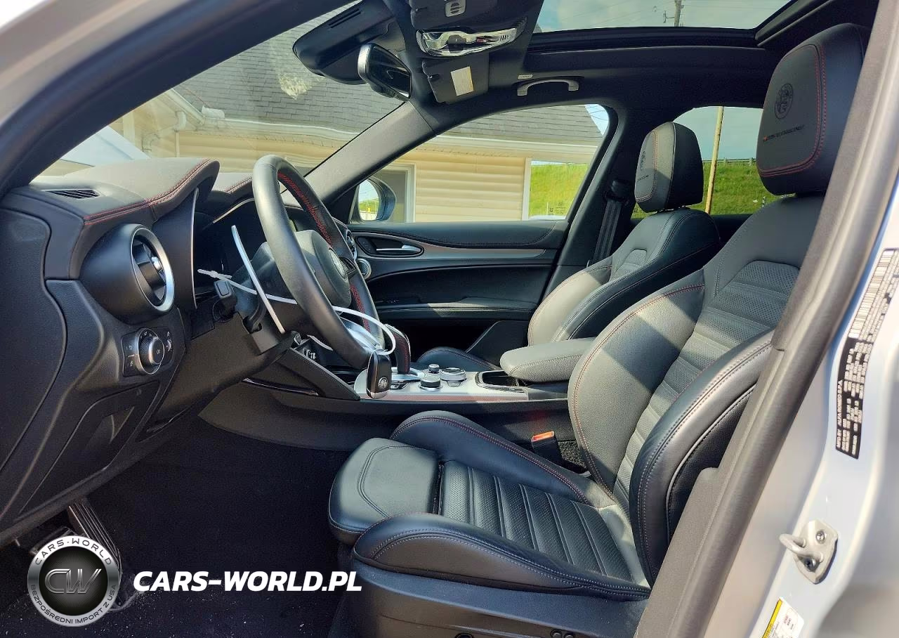 2024 Alfa Romeo Stelvio Ti VIN:ZASPAKBN6R7D76939 - 7