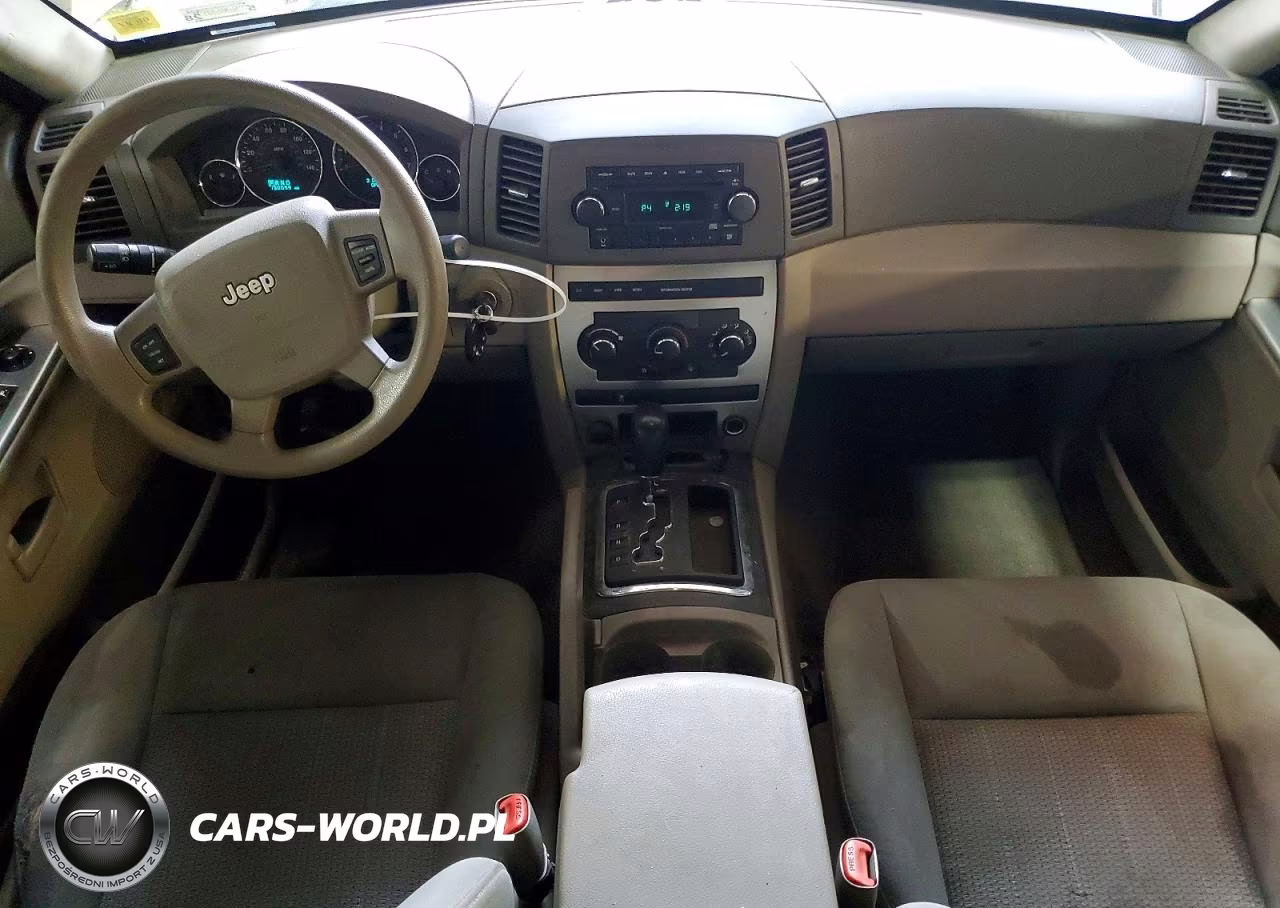 2007 Jeep Grand Cherokee Laredo VIN:1J8GR48K67C665973 - 8