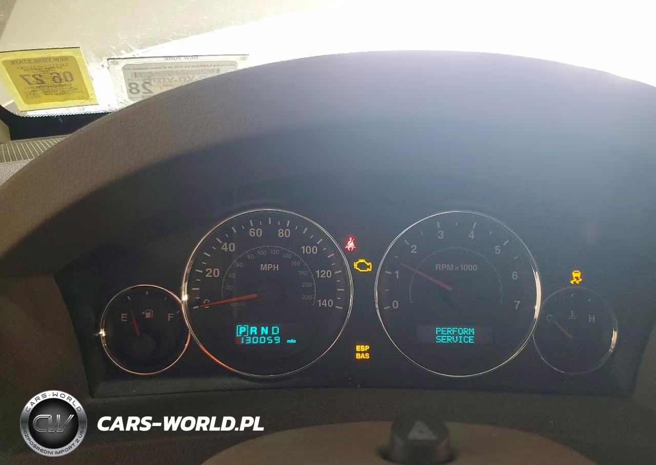 2007 Jeep Grand Cherokee Laredo VIN:1J8GR48K67C665973 - 9