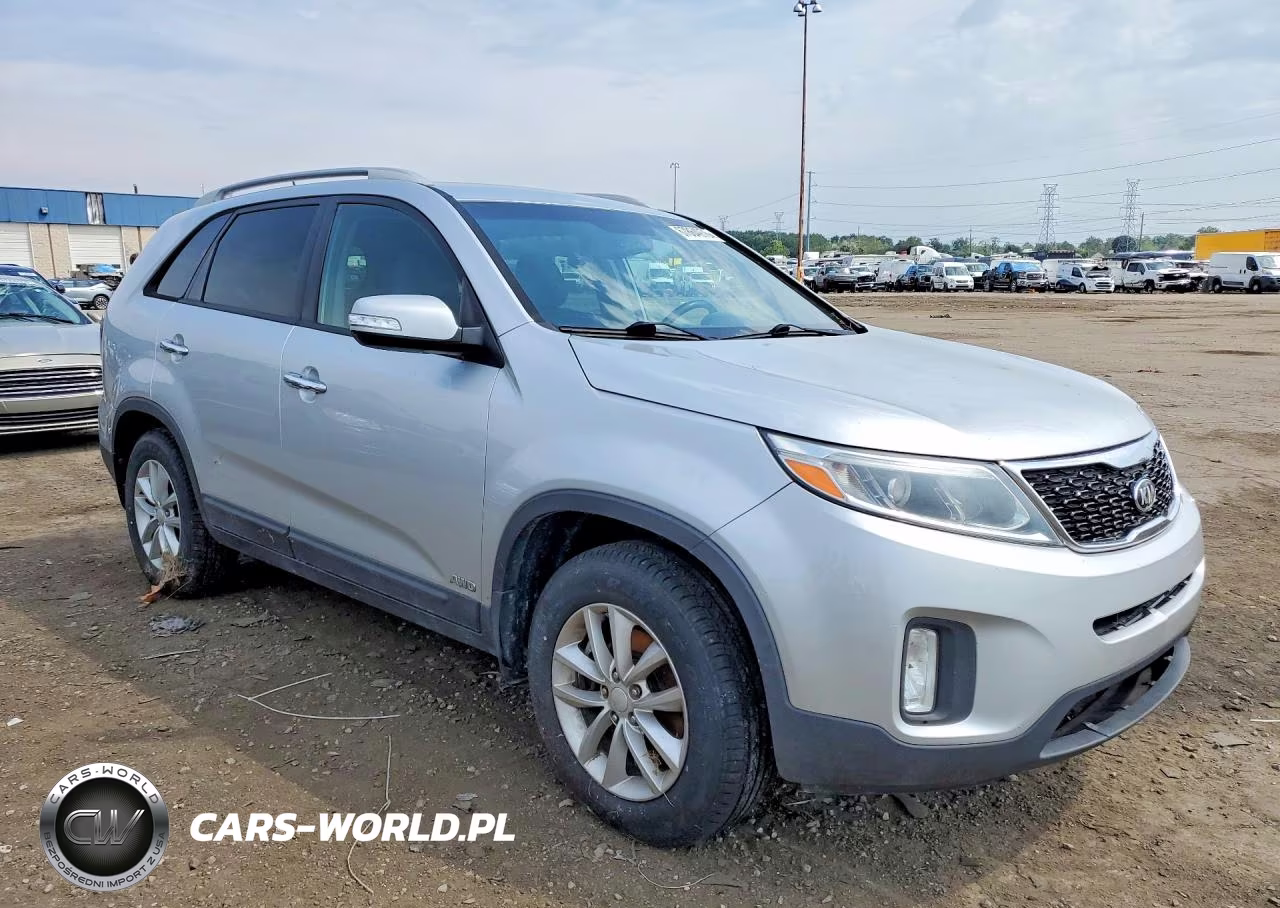 2015 Kia Sorento Lx VIN:5XYKTCA66FG604112 - 4