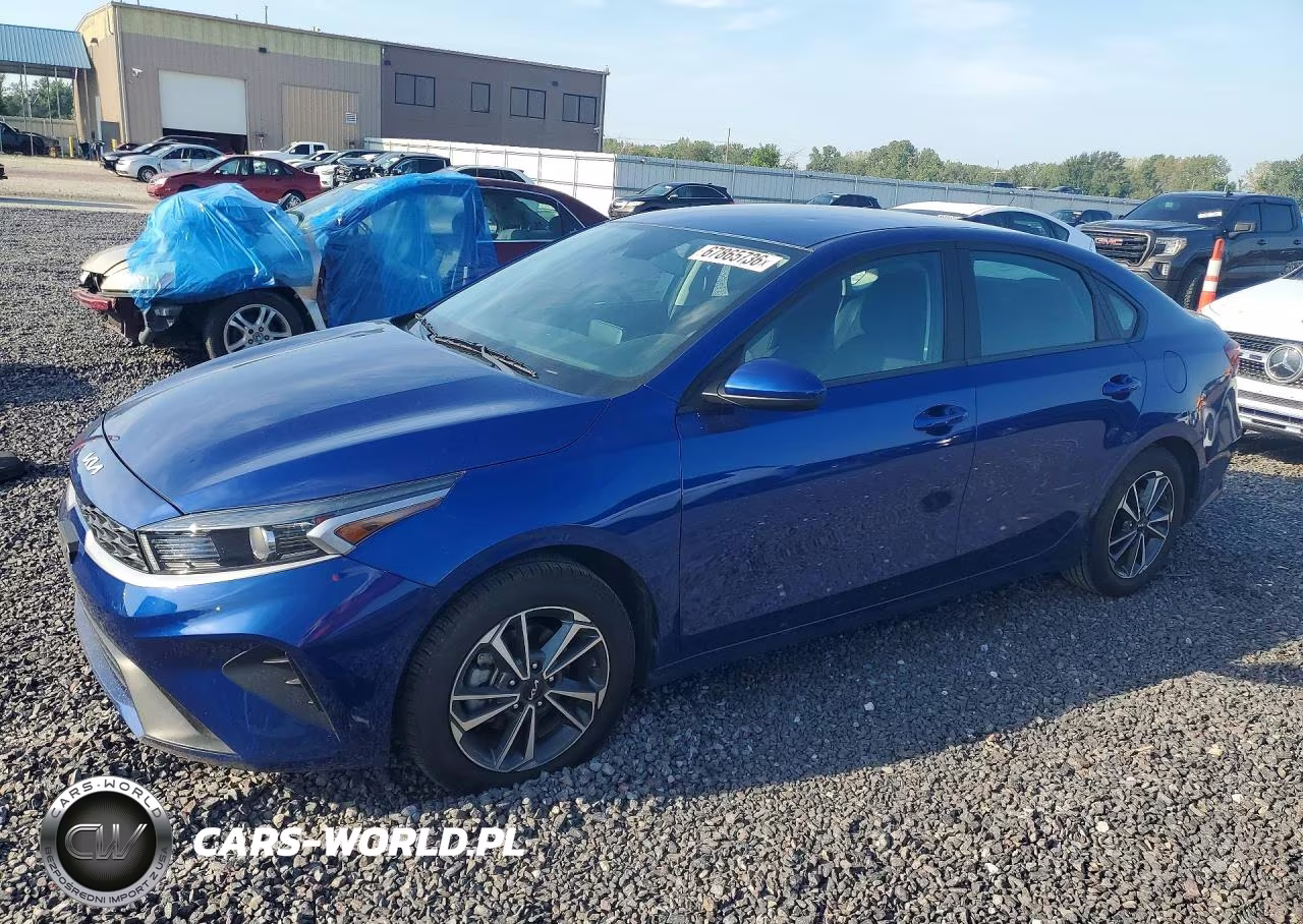 2024 Kia Forte Lxs – zdjęcie 1 z 12