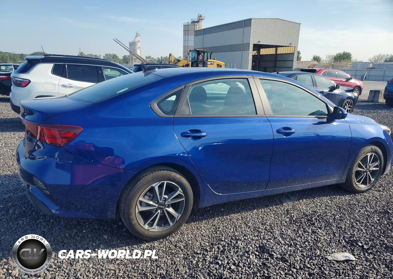 2024 Kia Forte Lxs VIN:3KPF24AD1RE768250 - 3