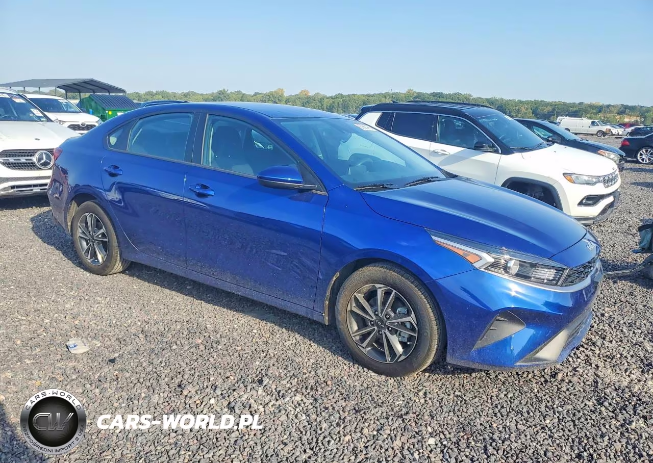 2024 Kia Forte Lxs VIN:3KPF24AD1RE768250 - 4