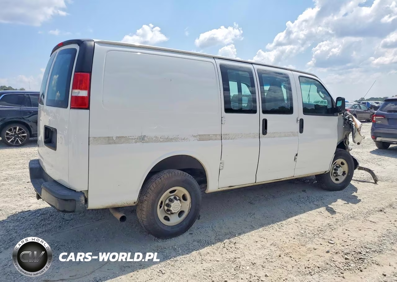 2017 Chevrolet Express G2500 VIN:1GCWGAFF5H1346431 - 3