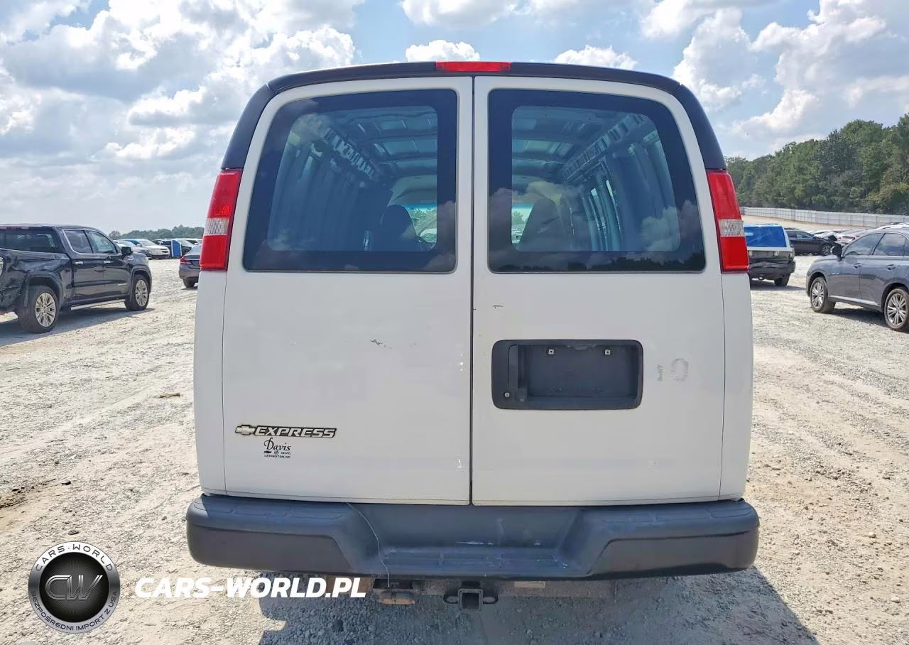 2017 Chevrolet Express G2500 VIN:1GCWGAFF5H1346431 - 6