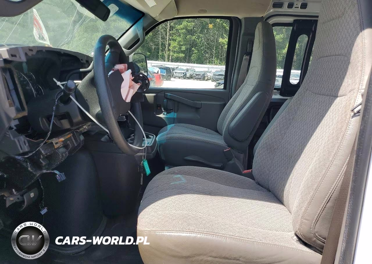 2017 Chevrolet Express G2500 VIN:1GCWGAFF5H1346431 - 7