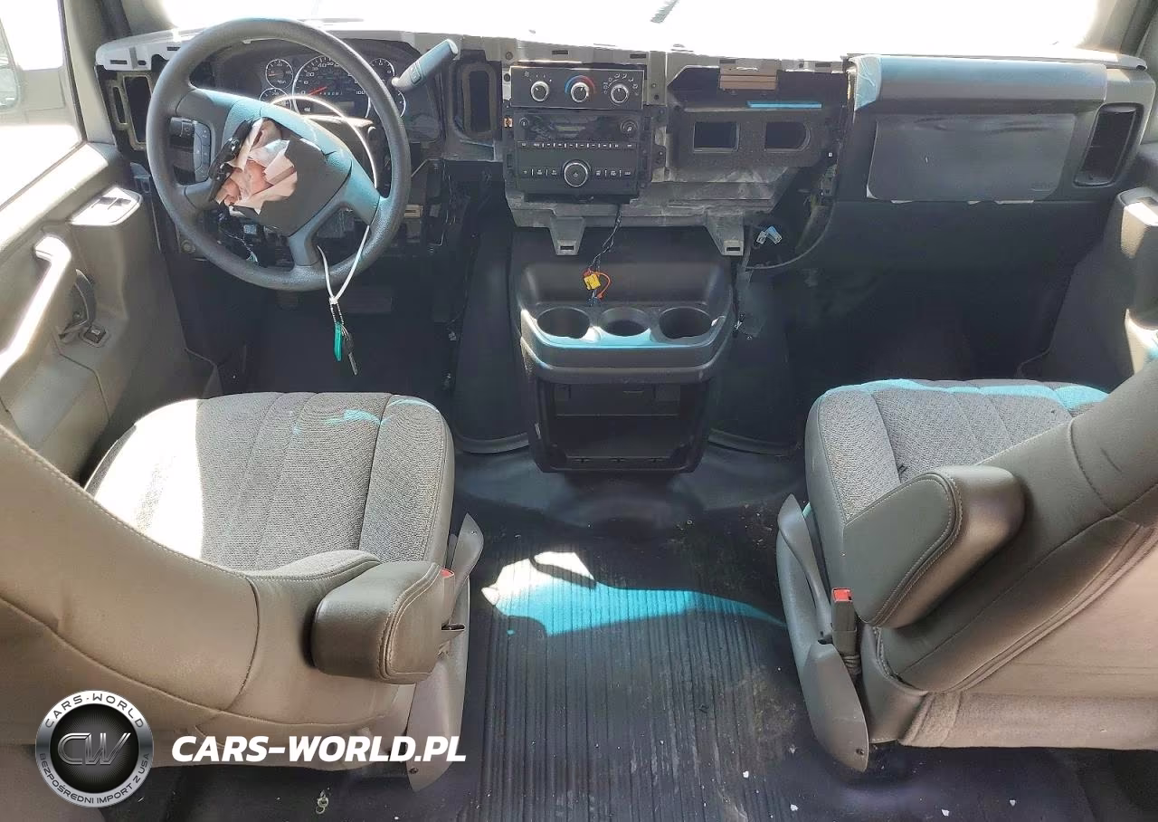 2017 Chevrolet Express G2500 VIN:1GCWGAFF5H1346431 - 8