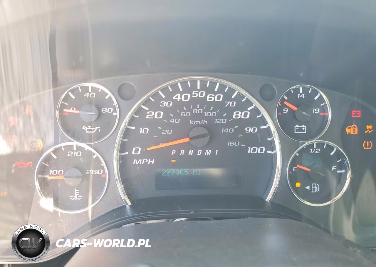 2017 Chevrolet Express G2500 VIN:1GCWGAFF5H1346431 - 9