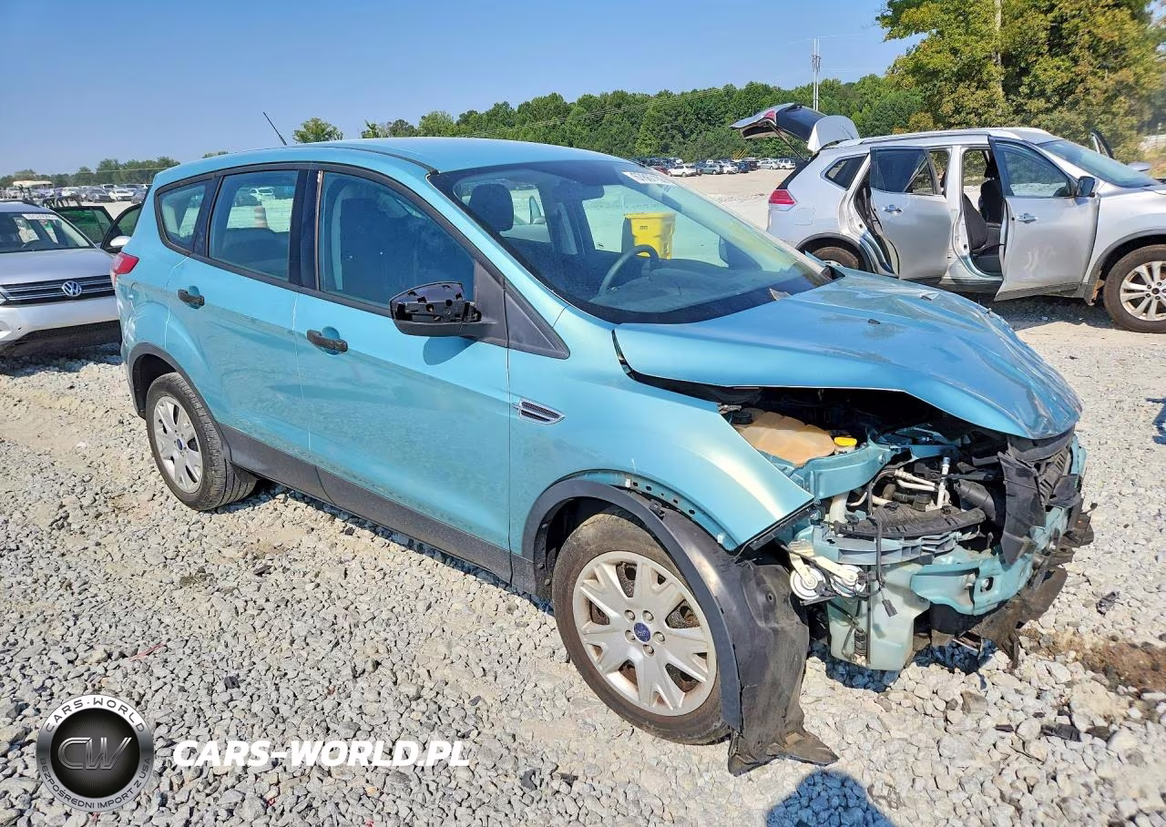 2013 Ford Escape S VIN:1FMCU0F76DUB51103 - 4