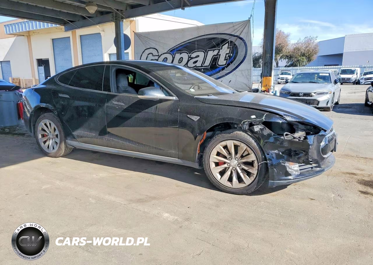 2015 Tesla Model S VIN:5YJSA1E47FF117463 - 4
