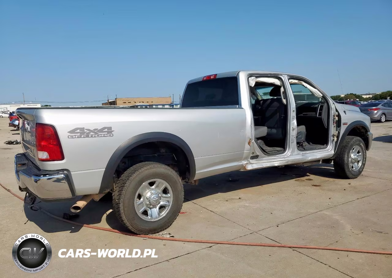 2018 Ram 2500 St VIN:3C6UR5HJ7JG125986 - 3