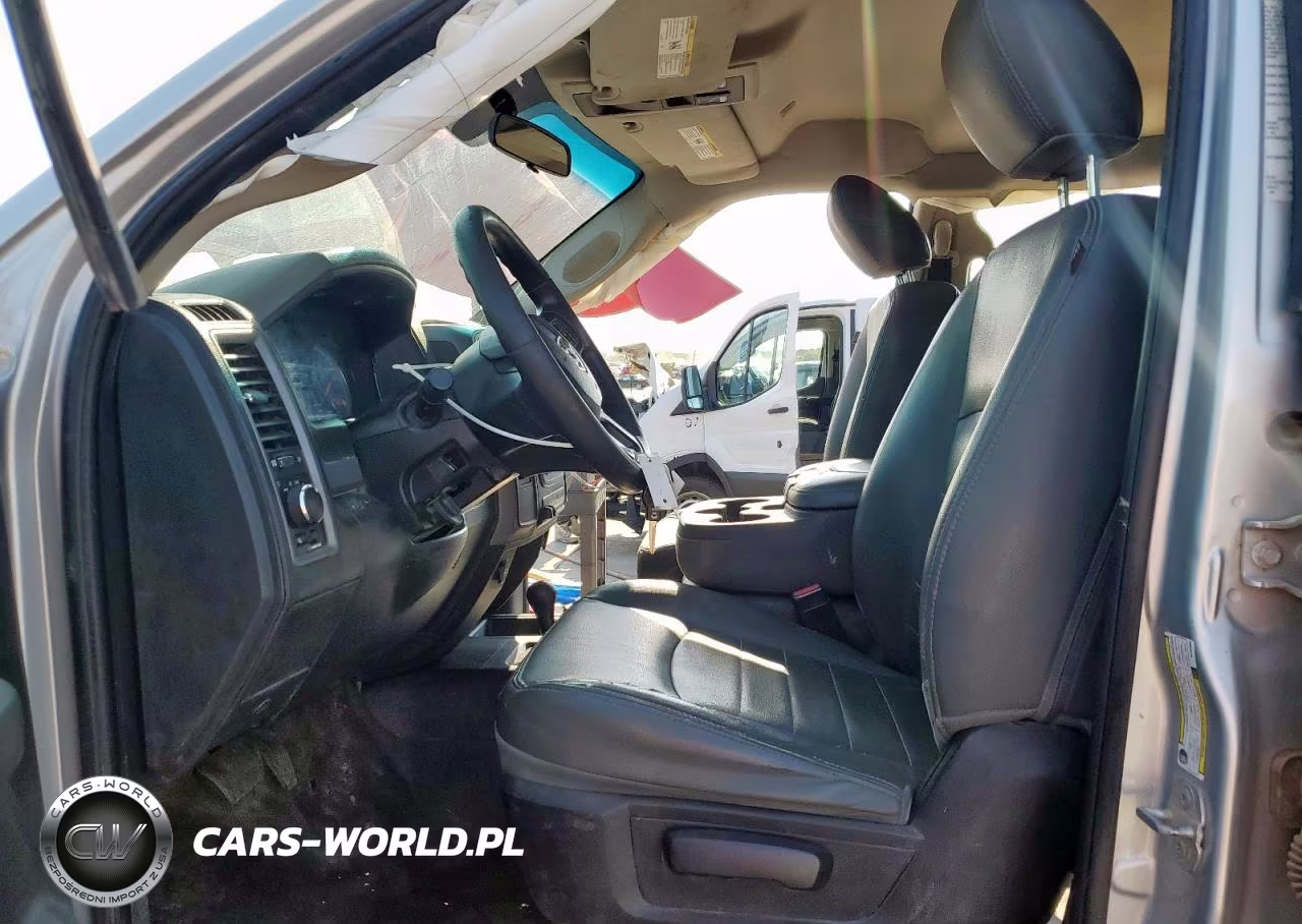 2018 Ram 2500 St VIN:3C6UR5HJ7JG125986 - 7