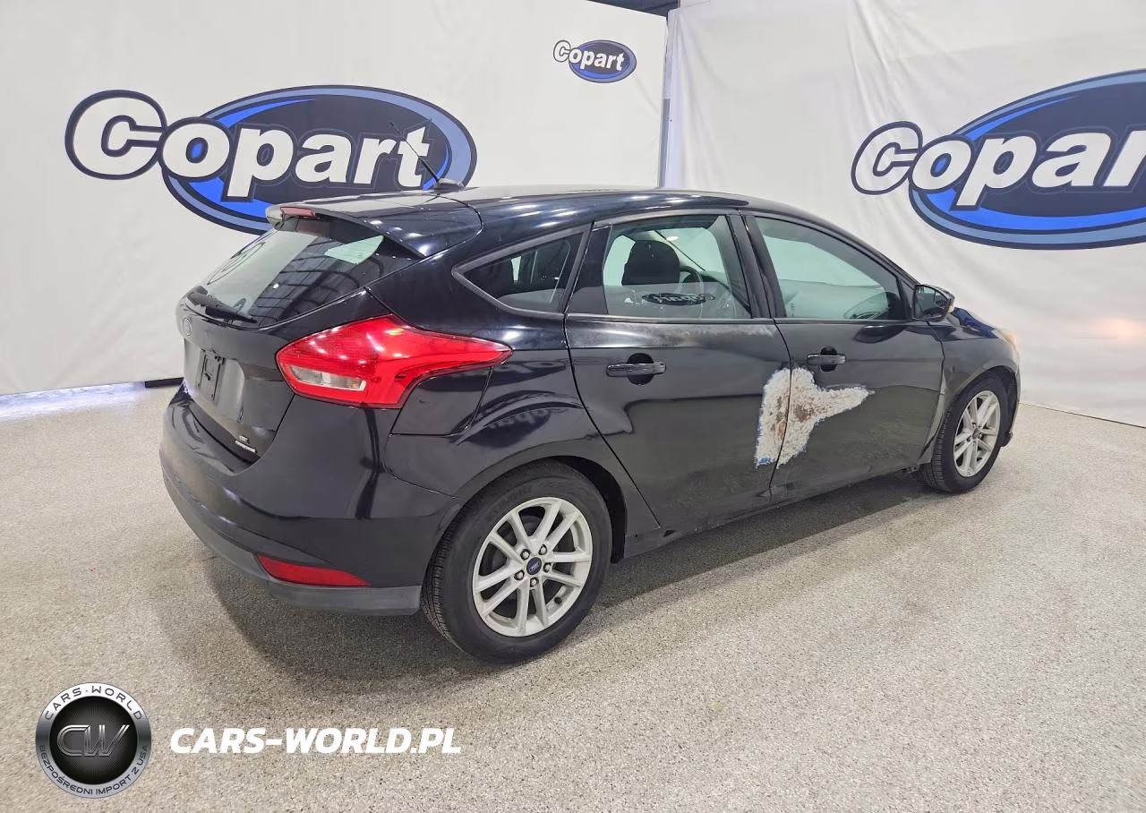 2016 Ford Focus Se VIN:1FADP3K21GL272083 - 3