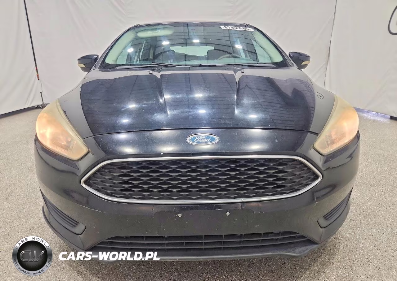 2016 Ford Focus Se VIN:1FADP3K21GL272083 - 5