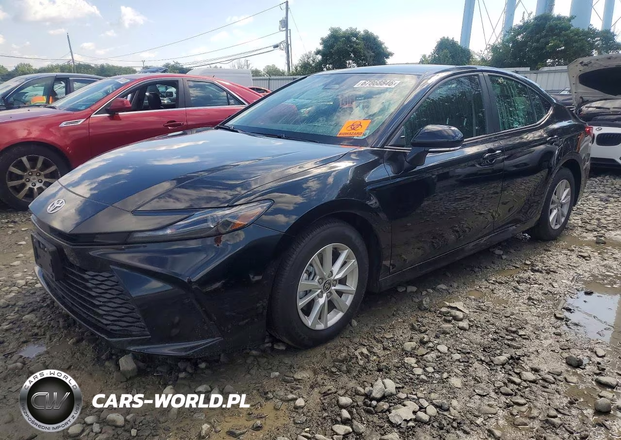 2025 Toyota Camry Le – zdjęcie 1 z 12