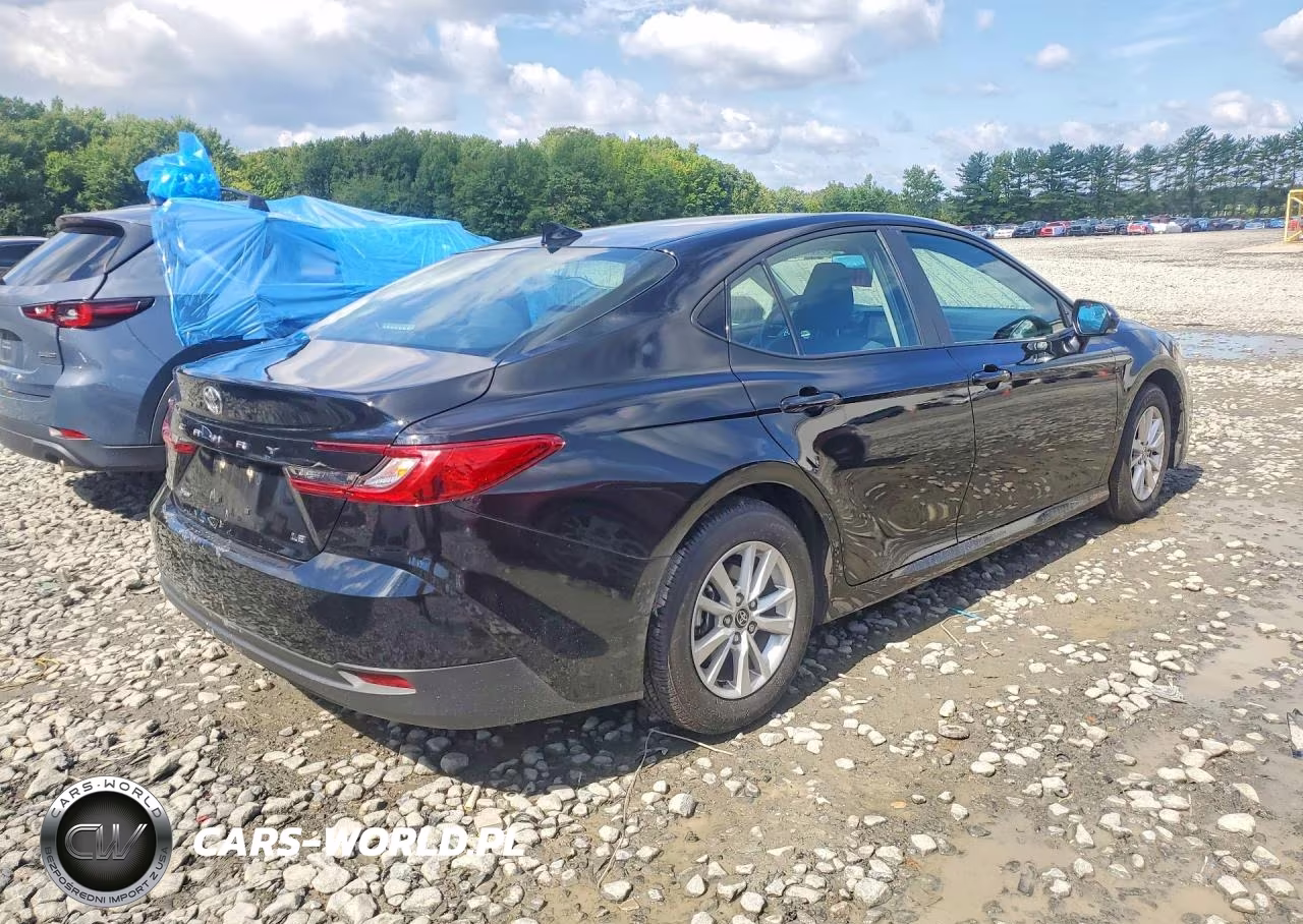 2025 Toyota Camry Le VIN:4T1DAACK9SU102583 - 3