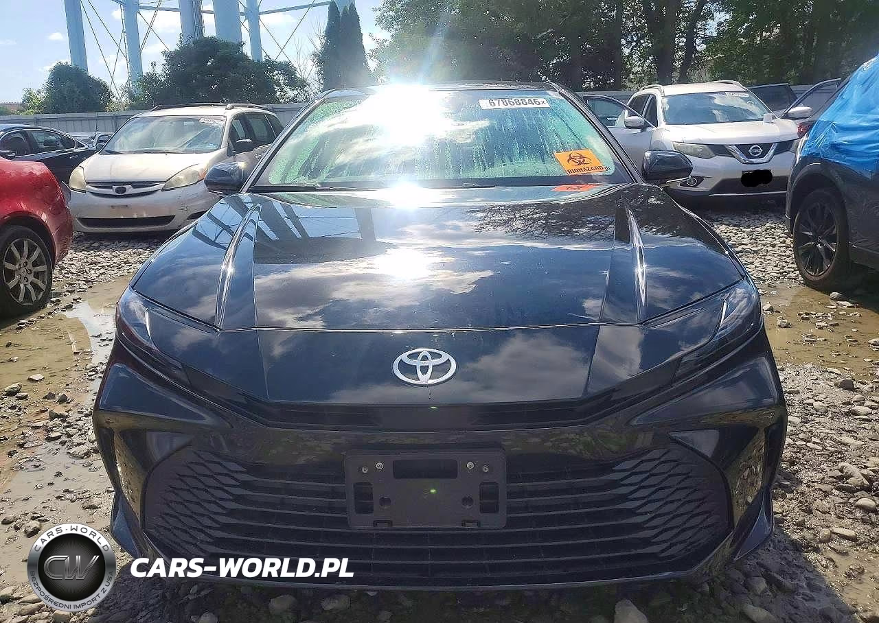 2025 Toyota Camry Le VIN:4T1DAACK9SU102583 - 5