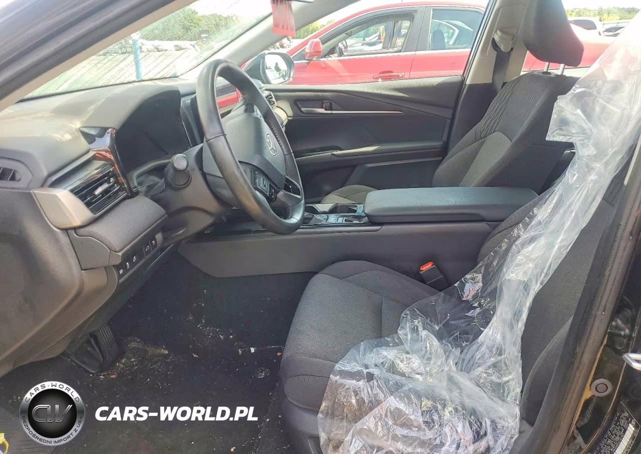 2025 Toyota Camry Le VIN:4T1DAACK9SU102583 - 7