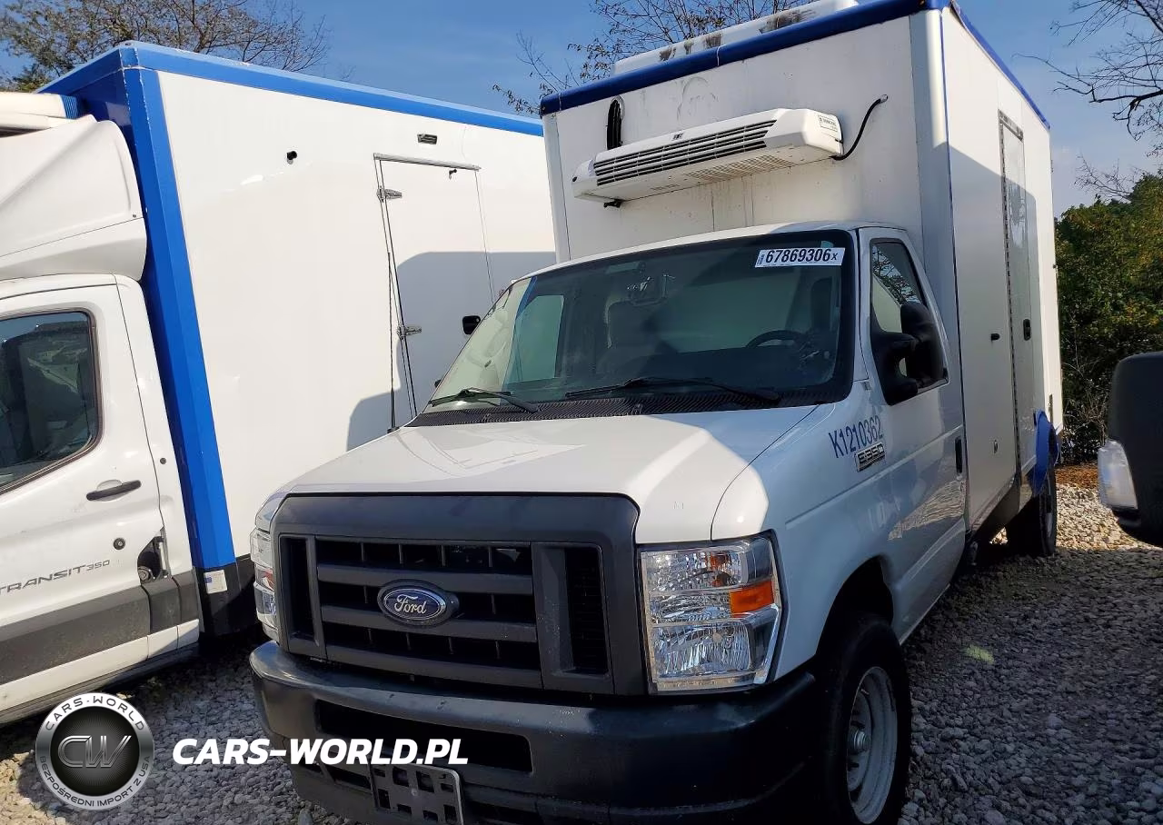 2023 Ford Econoline E350 Super Duty Cutaway Van