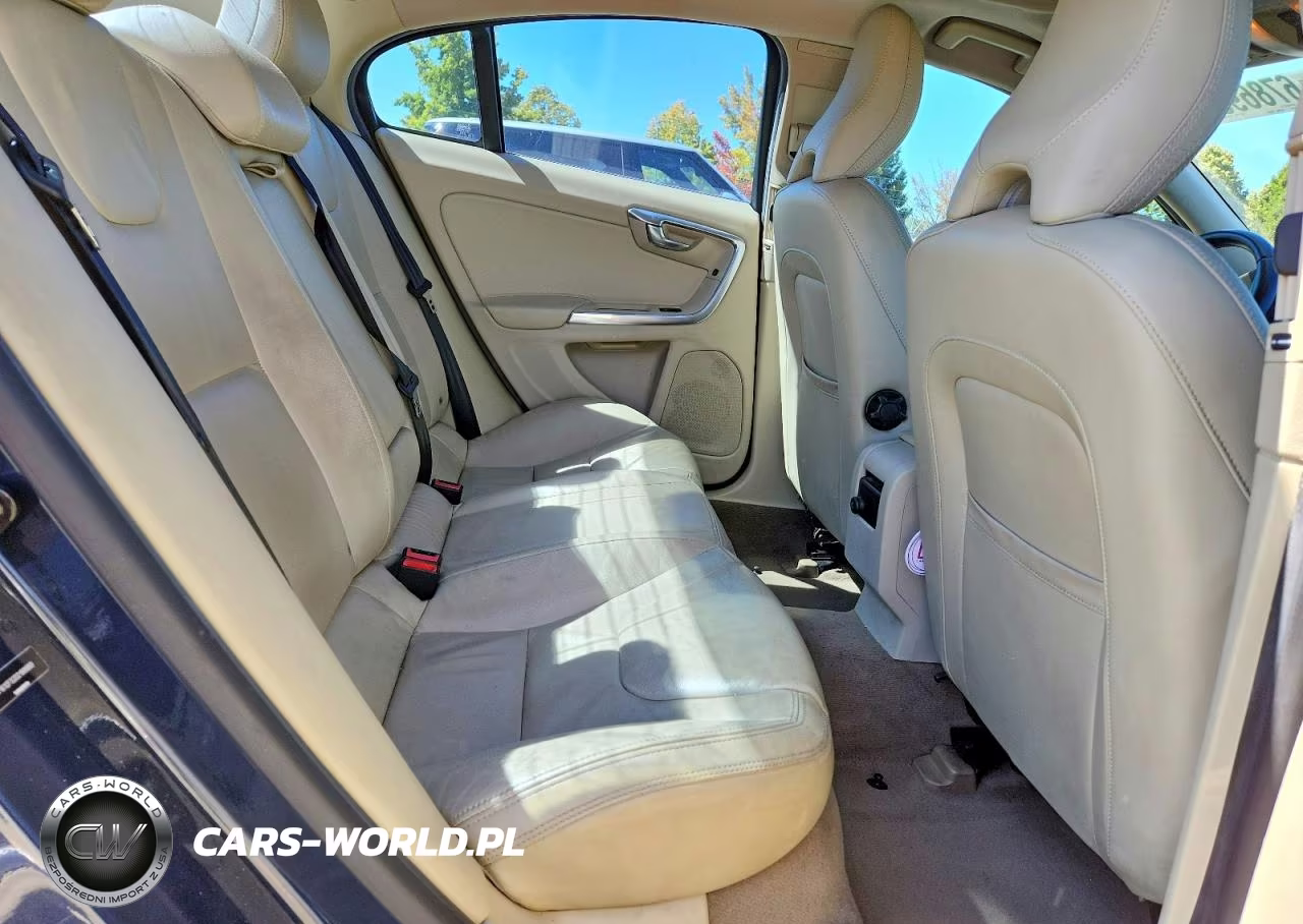 2013 Volvo S60 T5 VIN:YV1612FS2D2188889 - 10
