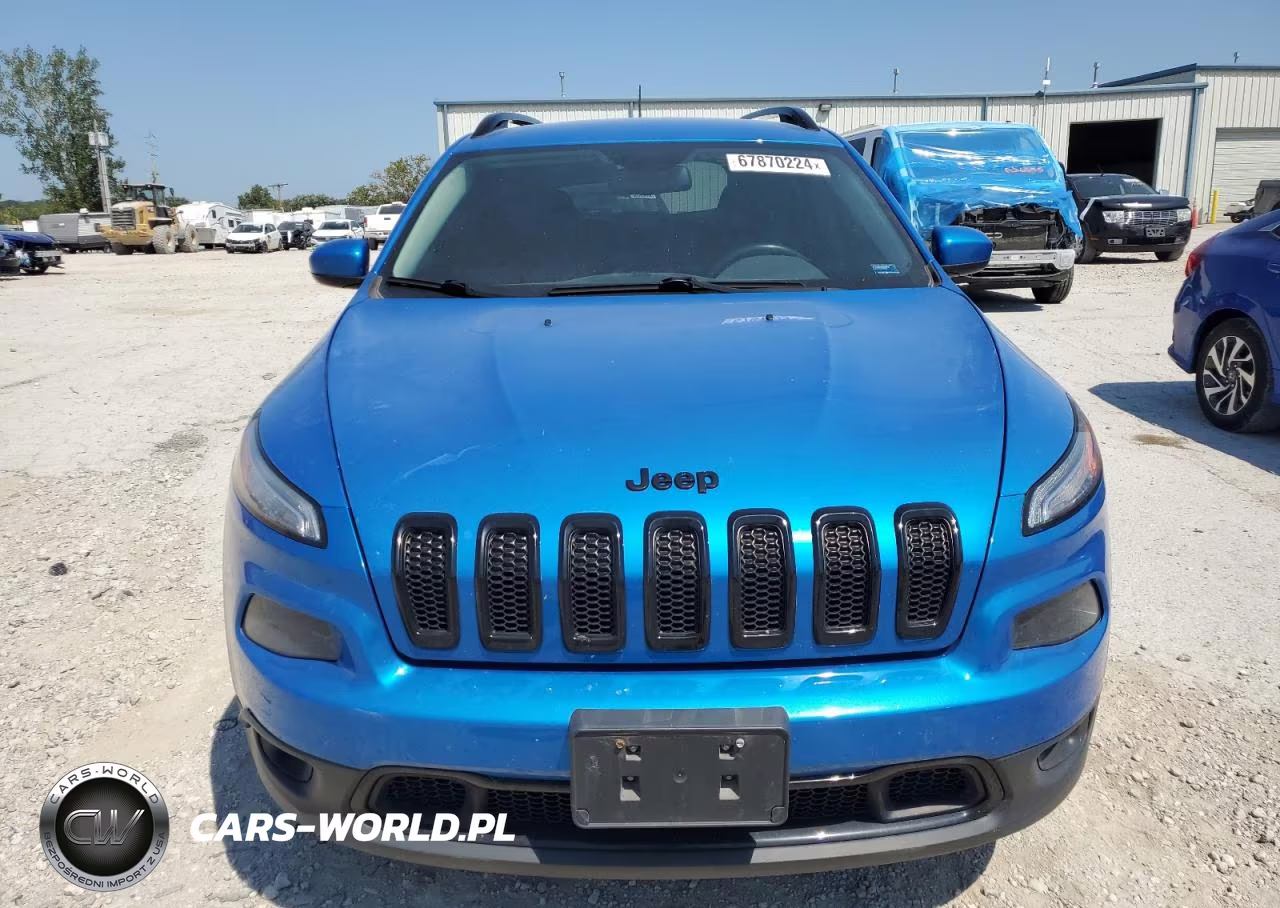 2018 Jeep Cherokee Latitude VIN:1C4PJLCB5JD538617 - 5