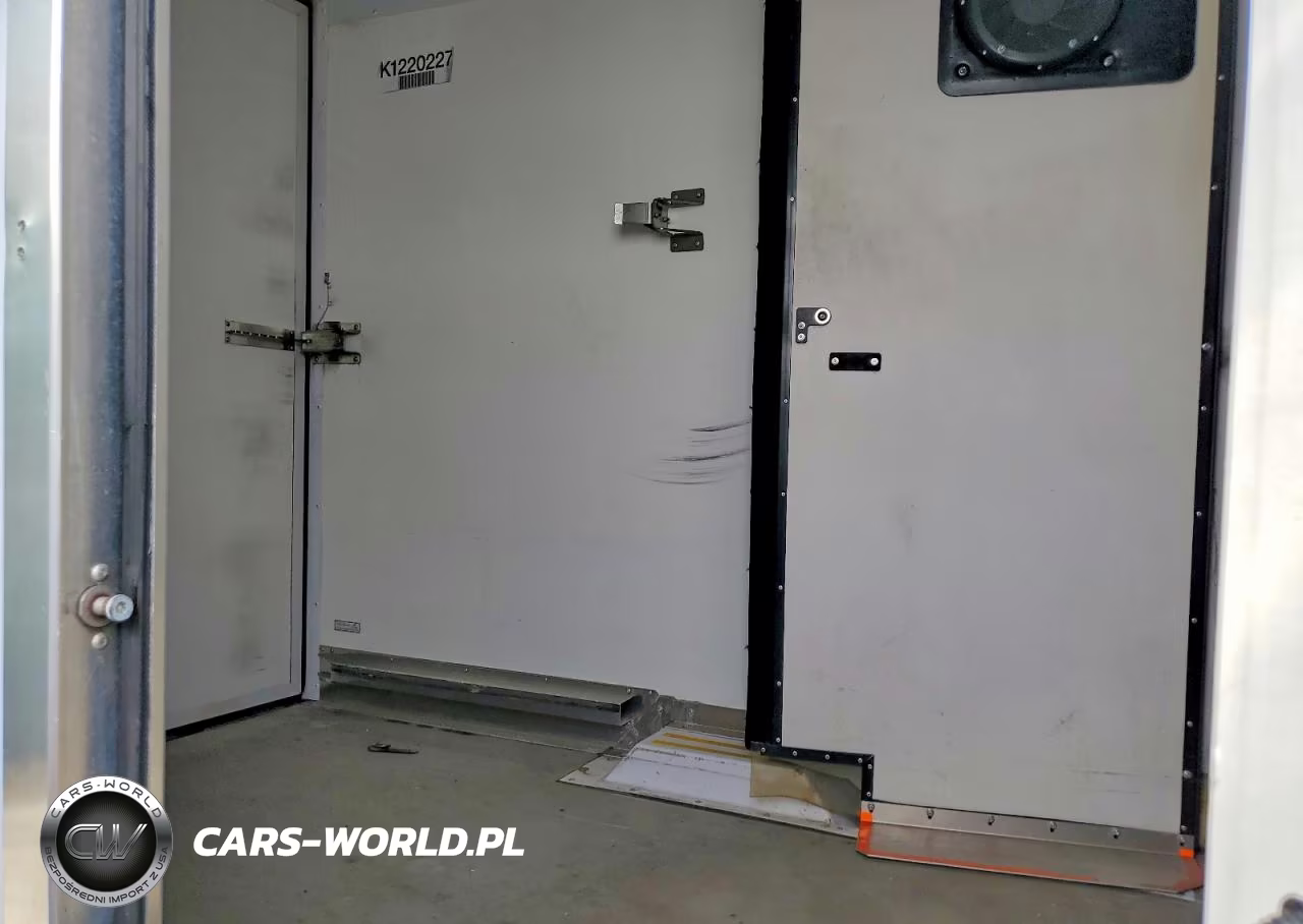 2023 Ford Transit Refrigerated Box Truck VIN:1FDBW5ZG4PKA11016 - 11