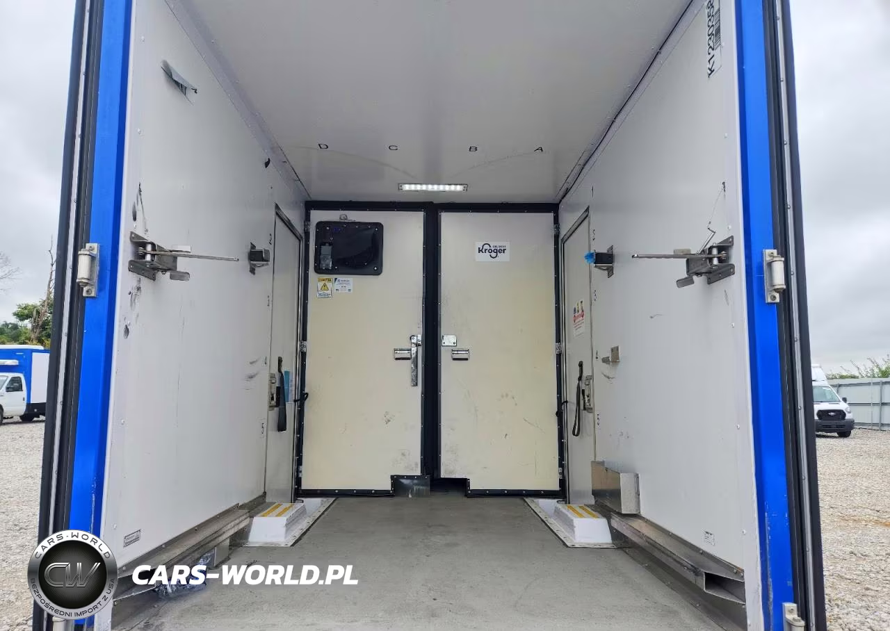 2023 Ford Econoline E350 Super Duty Cutaway Van VIN:1FDWE3FK1PDD32050 - 10
