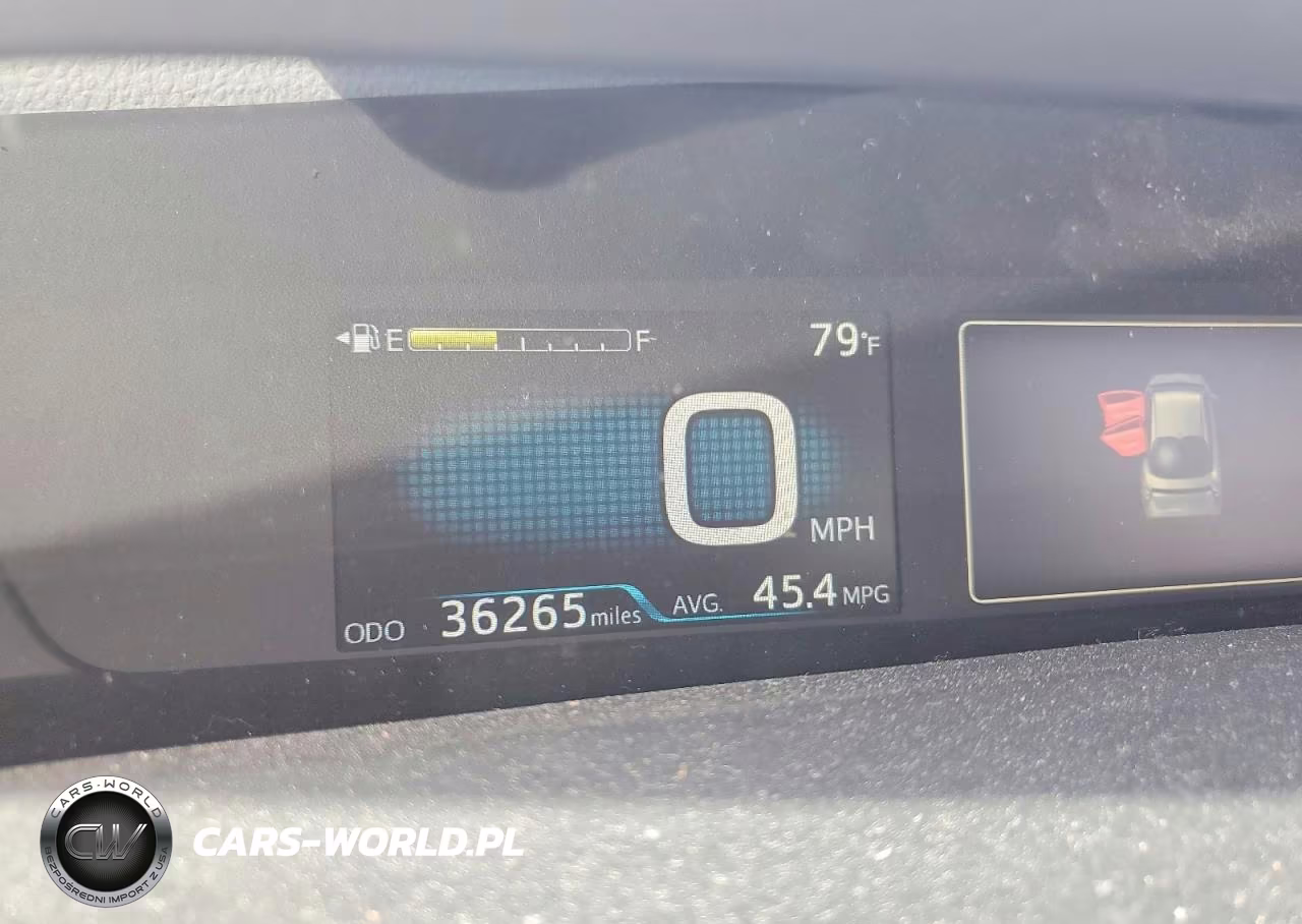 2017 Toyota Prius Three VIN:JTDKARFU5H3543715 - 9