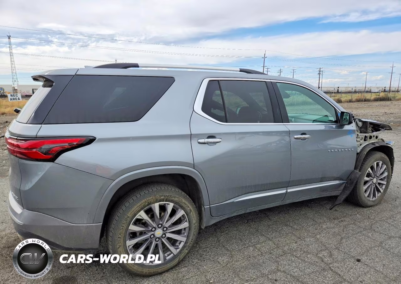 2023 Chevrolet Traverse Premier VIN:1GNEVKKW8PJ140314 - 3