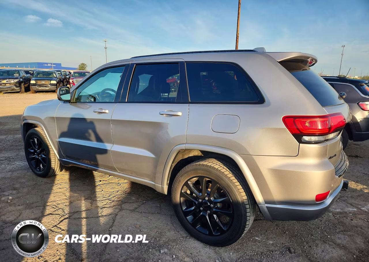 2017 Jeep Grand Cherokee Laredo VIN:1C4RJFAG3HC935669 - 2