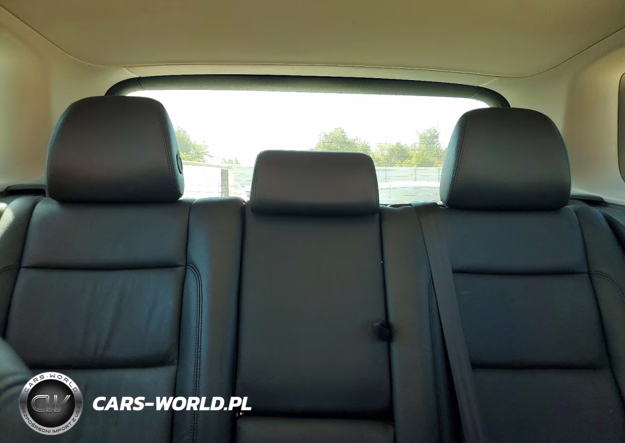 2017 Volkswagen Tiguan Sport VIN:WVGUV7AX4HK018357 - 10