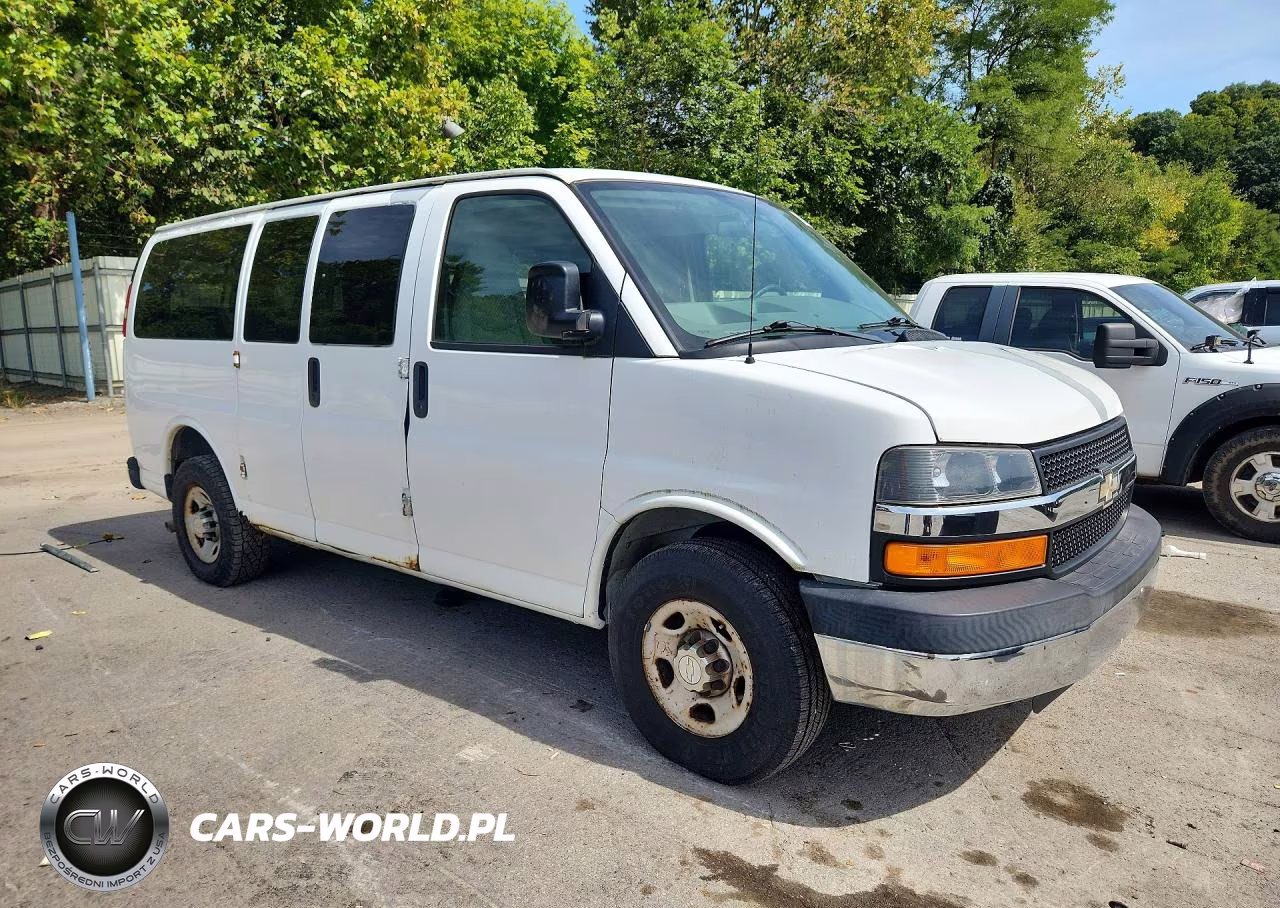 2008 Chevrolet Express G3500 VIN:1GAHG35K681104386 - 4