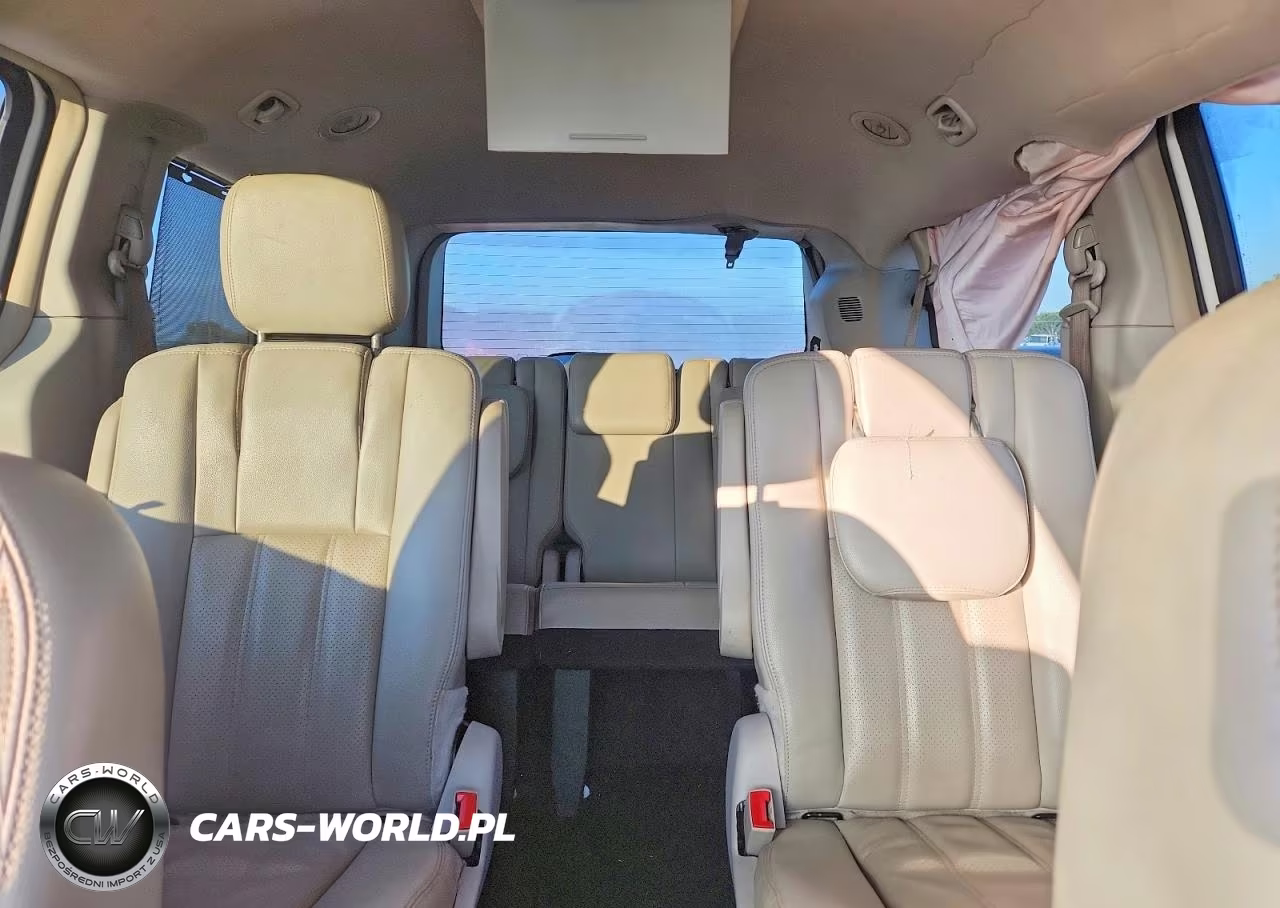 2013 Chrysler Town & Country Touring L VIN:2C4RC1CGXDR589616 - 10