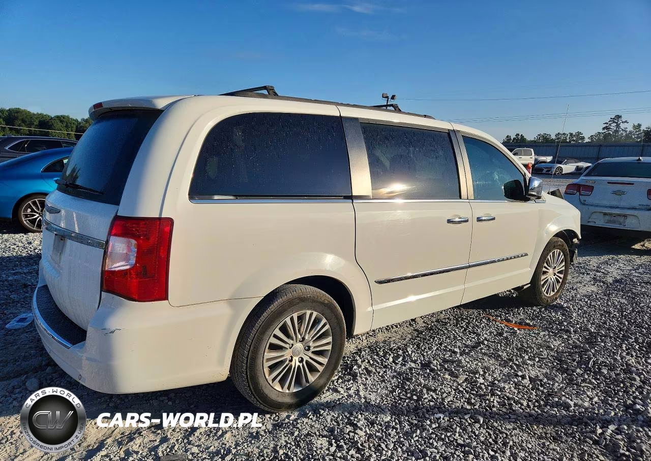 2013 Chrysler Town & Country Touring L VIN:2C4RC1CGXDR589616 - 3