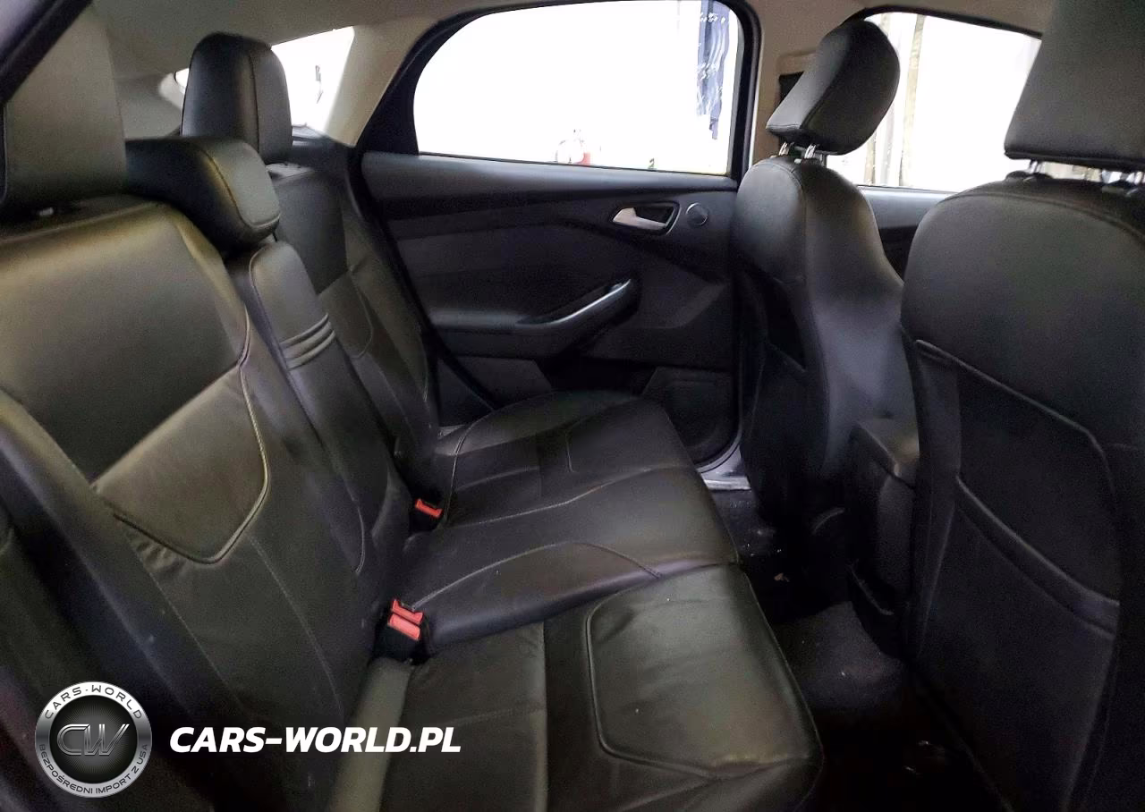 2015 Ford Focus Titanium VIN:1FADP3N2XFL238864 - 10