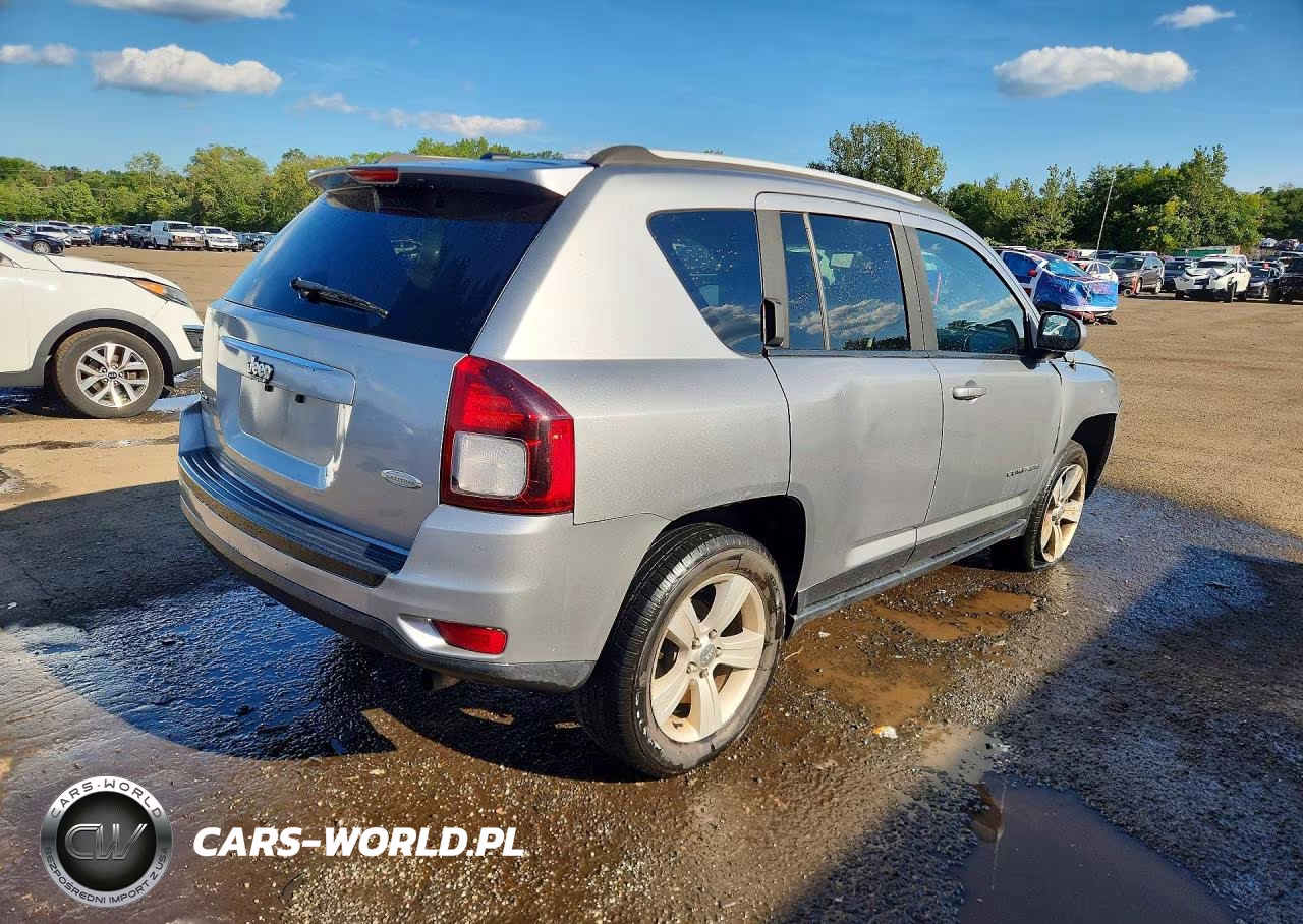 2016 Jeep Compass Latitude VIN:1C4NJDEBXGD759195 - 3