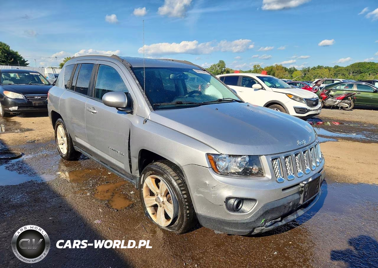 2016 Jeep Compass Latitude VIN:1C4NJDEBXGD759195 - 4