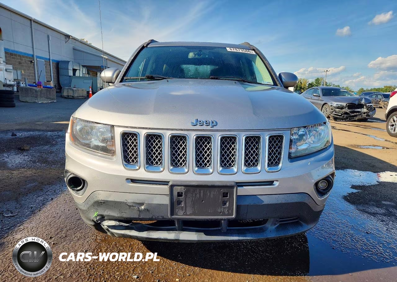2016 Jeep Compass Latitude VIN:1C4NJDEBXGD759195 - 5