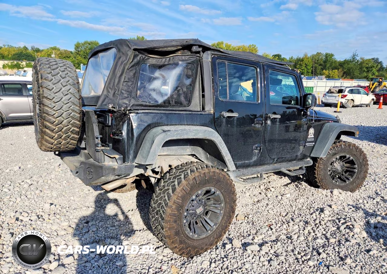 2014 Jeep Wrangler Unlimited Sport VIN:1C4BJWDG7EL217681 - 3