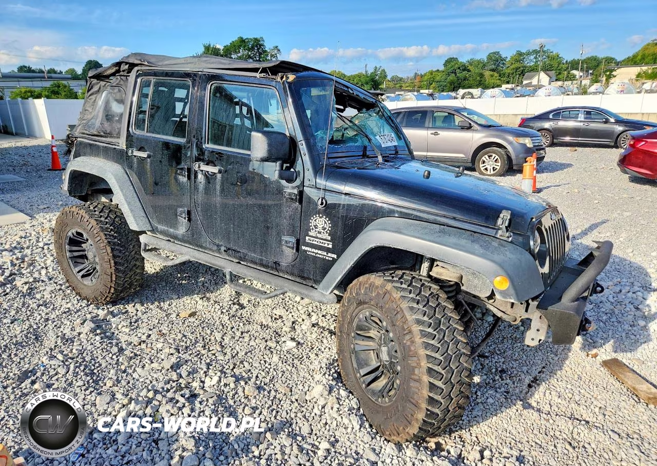 2014 Jeep Wrangler Unlimited Sport VIN:1C4BJWDG7EL217681 - 4