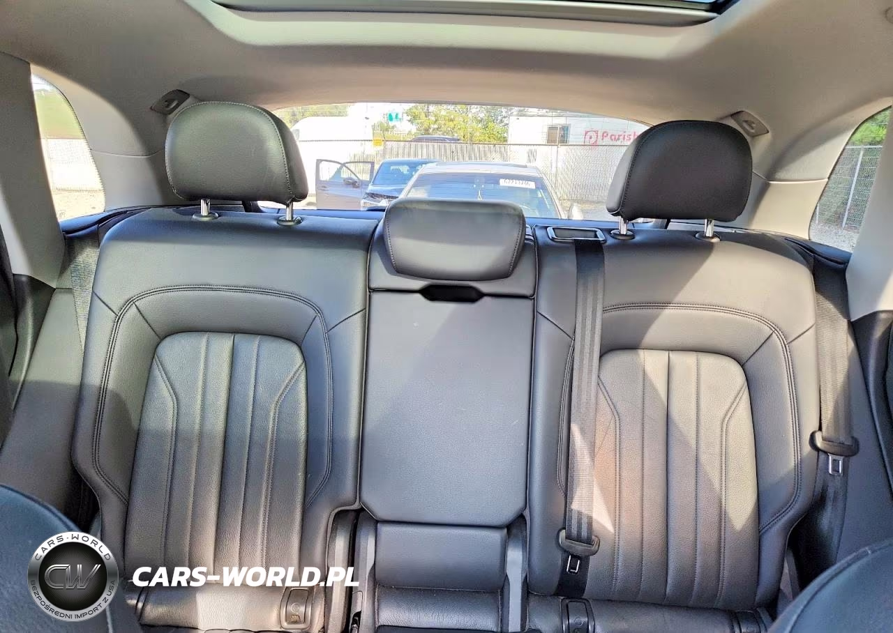 2018 Audi Q5 Premium Plus VIN:WA1BNAFY4J2080254 - 10