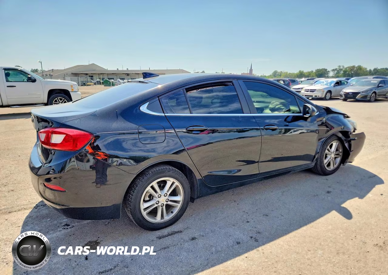 2018 Chevrolet Cruze Lt VIN:1G1BE5SM4J7157541 - 3