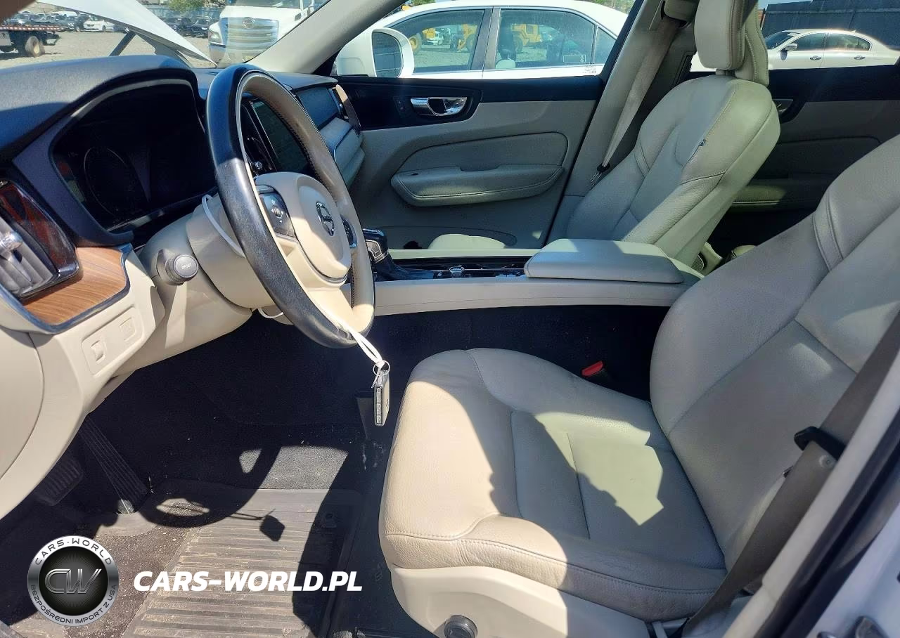 2021 Volvo Xc60 T5 Momentum VIN:YV4102RK7M1685275 - 7